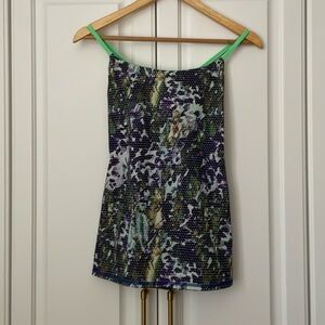 lululemon workout too with built in bra size 4